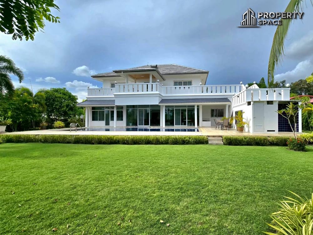 Mediterranean Style 5 Bedroom Pool Villa In East Pattaya For Sale And Rent Image 1