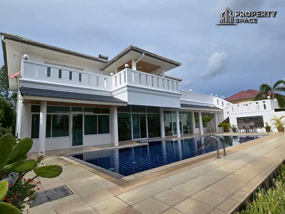 Mediterranean Style 5 Bedroom Pool Villa In East Pattaya For Sale And Rent Image 4