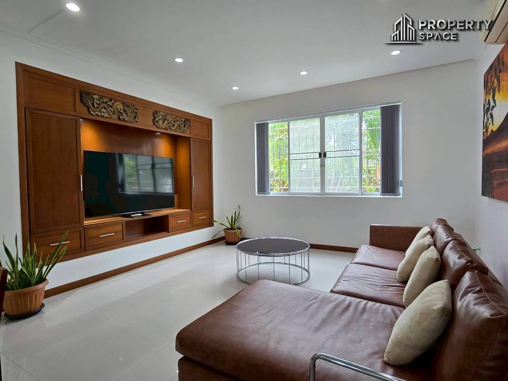Mediterranean Style 5 Bedroom Pool Villa In East Pattaya For Sale And Rent Image 8