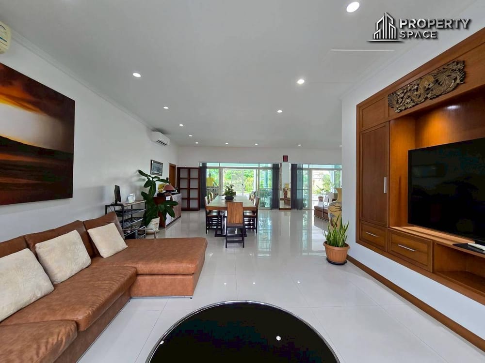 Mediterranean Style 5 Bedroom Pool Villa In East Pattaya For Sale And Rent Image 7