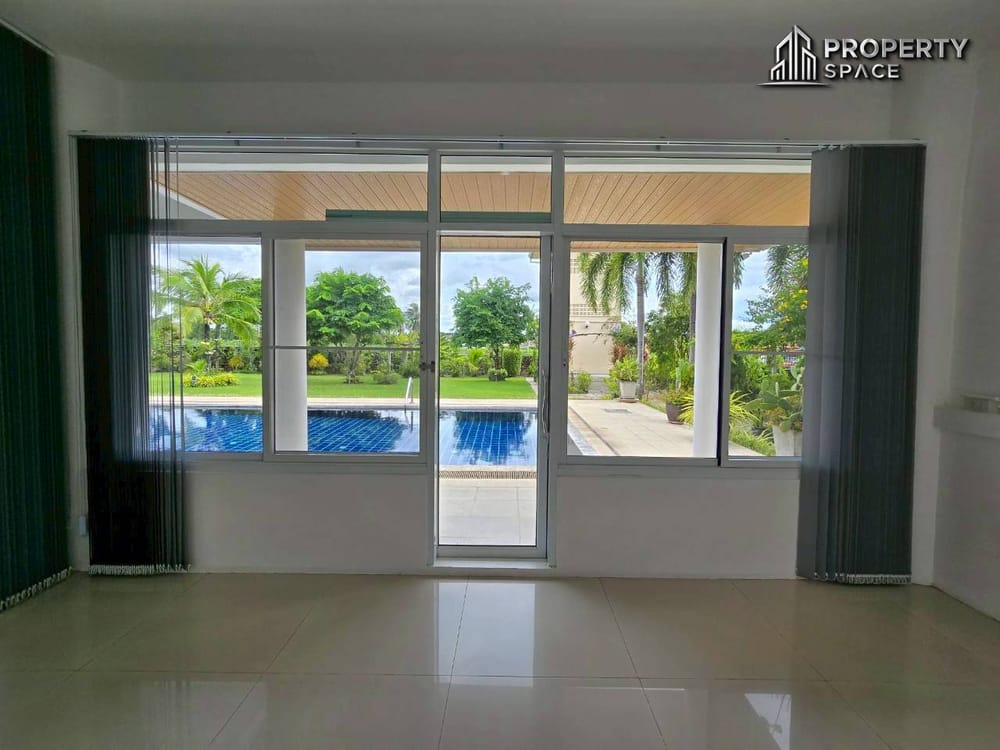 Mediterranean Style 5 Bedroom Pool Villa In East Pattaya For Sale And Rent Image 21