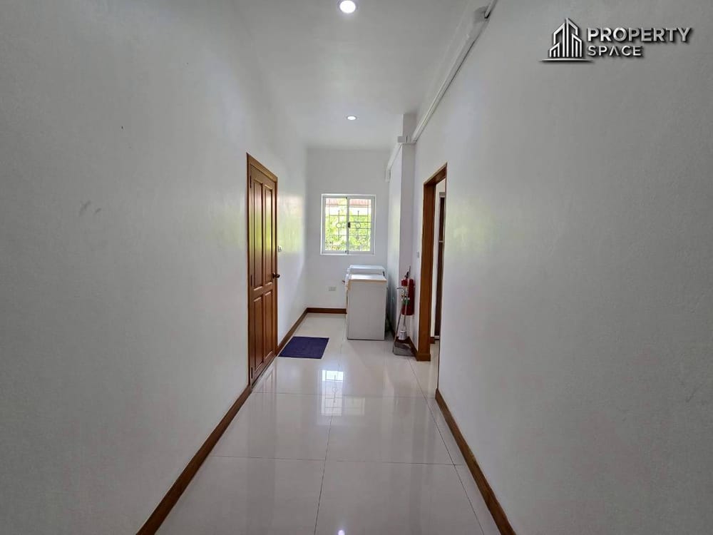 Mediterranean Style 5 Bedroom Pool Villa In East Pattaya For Sale And Rent Image 60