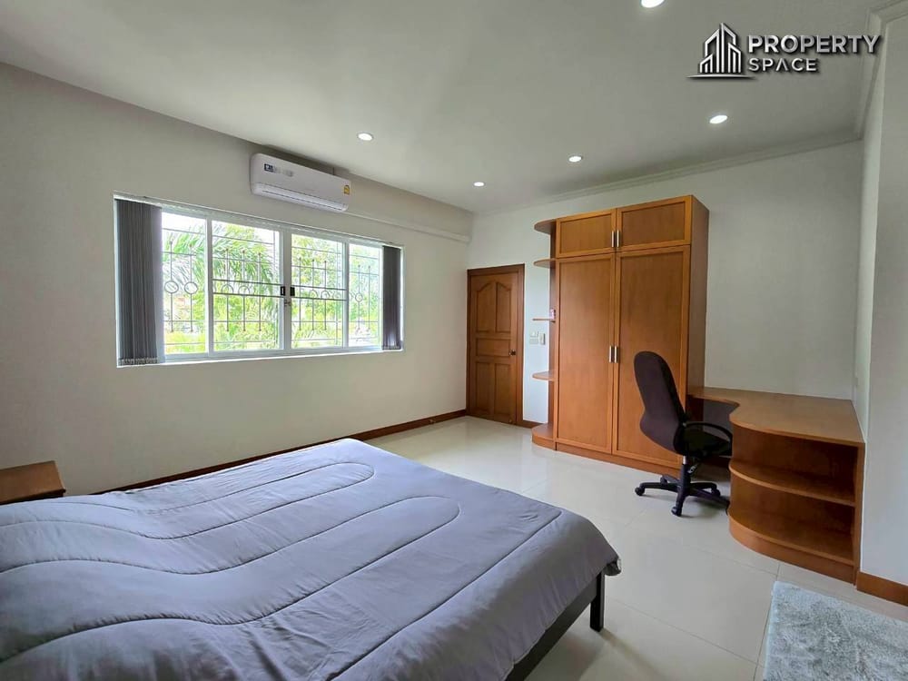 Mediterranean Style 5 Bedroom Pool Villa In East Pattaya For Sale And Rent Image 34