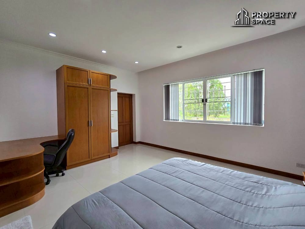 Mediterranean Style 5 Bedroom Pool Villa In East Pattaya For Sale And Rent Image 41