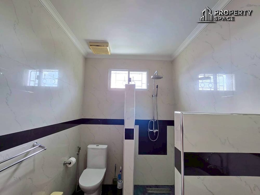 Mediterranean Style 5 Bedroom Pool Villa In East Pattaya For Sale And Rent Image 53