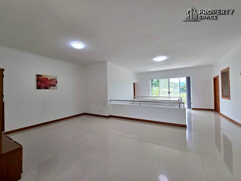 Mediterranean Style 5 Bedroom Pool Villa In East Pattaya For Sale And Rent Image 44