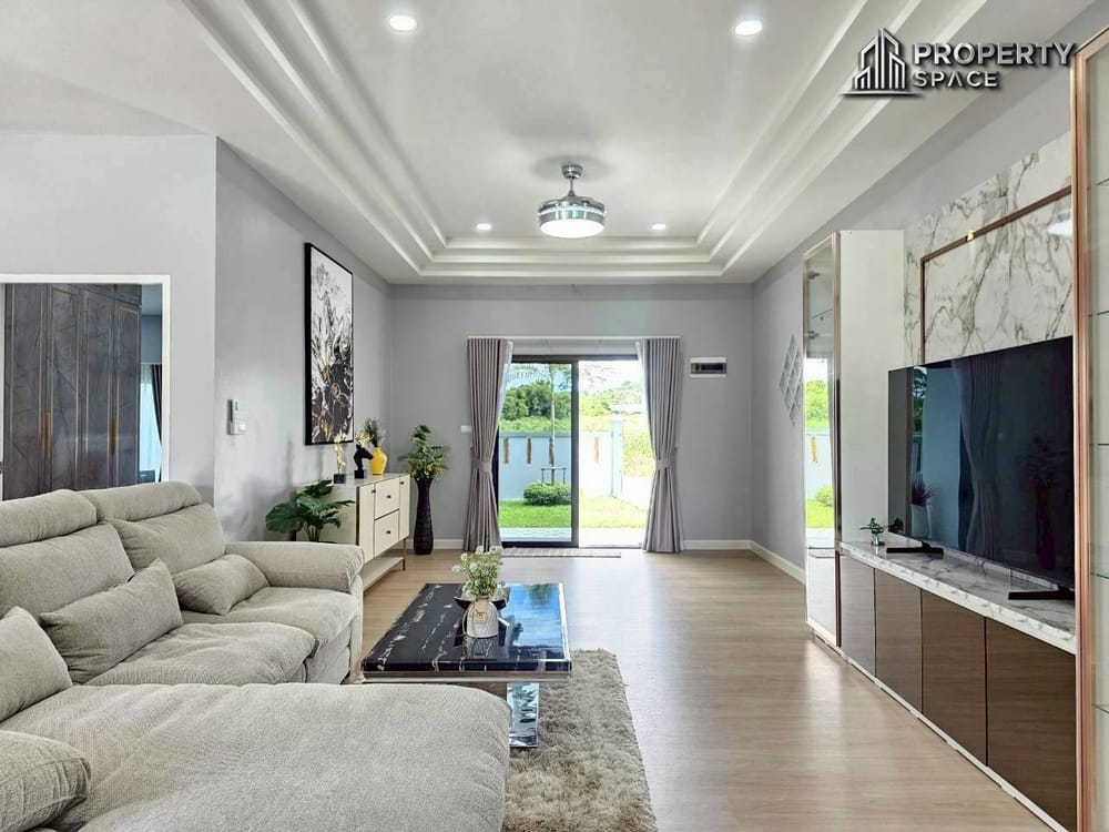 3 Bedroom Pool Villa With Large Plot of Land In Bang Saray For Sale Image 7