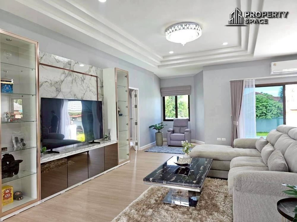 3 Bedroom Pool Villa With Large Plot of Land In Bang Saray For Sale Image 8
