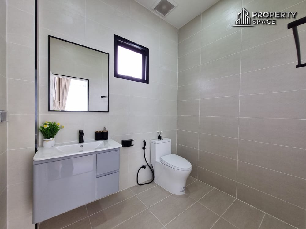 Brand New Luxury 4 Bedroom Pool Villa In East Pattaya For Sale Image 37