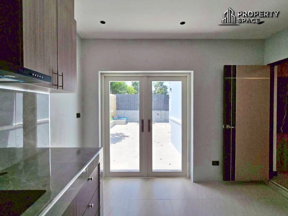 Newly Renovated 5-Bedroom 2 Storey Pool Villa in Huay Yai Pattaya For Sale Image 10