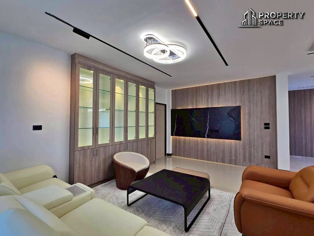 Newly Renovated 5-Bedroom 2 Storey Pool Villa in Huay Yai Pattaya For Sale Image 7