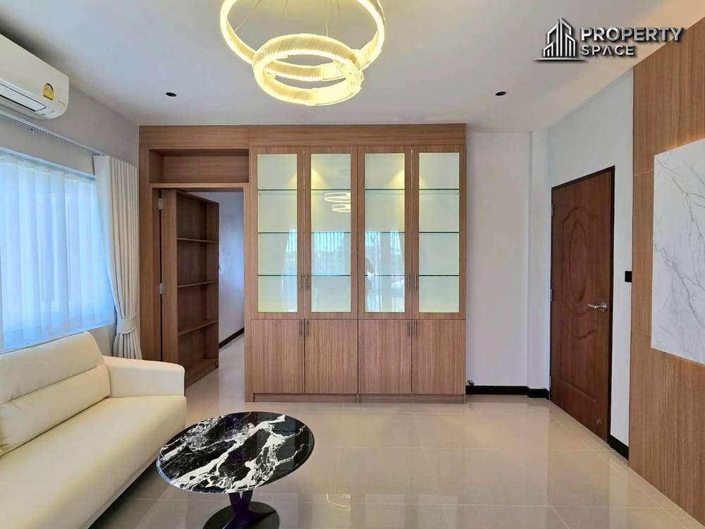 Newly Renovated 5-Bedroom 2 Storey Pool Villa in Huay Yai Pattaya For Sale Image 34