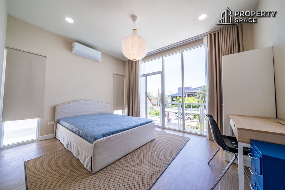 4 Bedroom Pool Villa In Natheekarn Park View Pattaya For Sale  Image 13