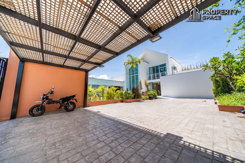 4 Bedroom Pool Villa In Natheekarn Park View Pattaya For Sale  Image 22