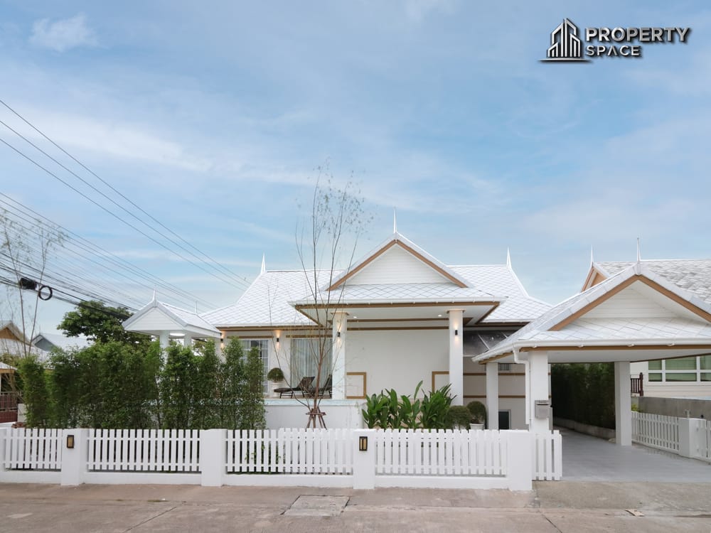 Thai Modern Style 3 Bedroom Pool Villa in Amorn Village Pattaya For Sale Image 1