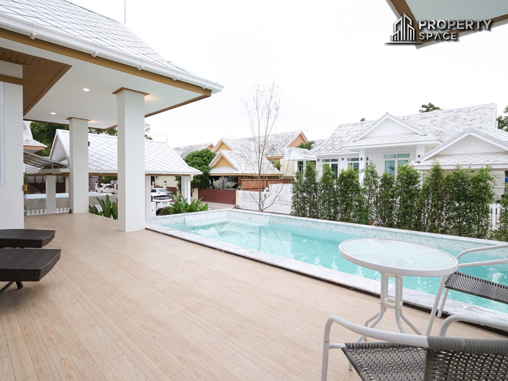 Thai Modern Style 3 Bedroom Pool Villa in Amorn Village Pattaya For Sale Image 6