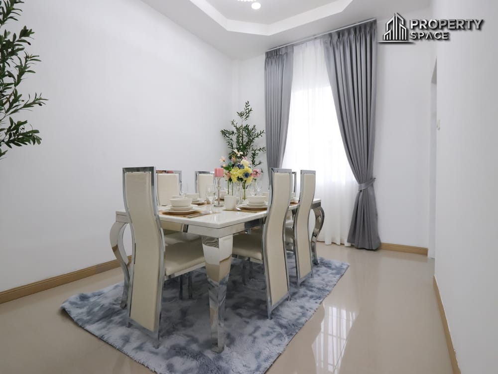 Thai Modern Style 3 Bedroom Pool Villa in Amorn Village Pattaya For Sale Image 12