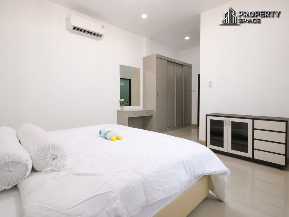 Thai Modern Style 3 Bedroom Pool Villa in Amorn Village Pattaya For Sale Image 18