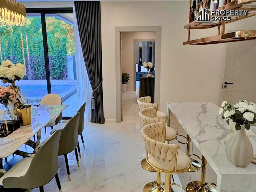 Luxury 4 Bedroom Pool Villa In Jomtien Pattaya For Rent  Image 8