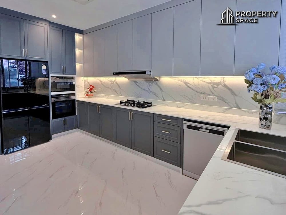 Luxury 4 Bedroom Pool Villa In Jomtien Pattaya For Rent  Image 14