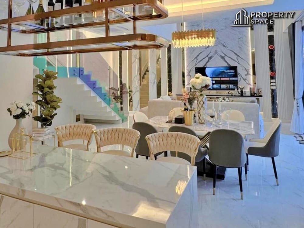 Luxury 4 Bedroom Pool Villa In Jomtien Pattaya For Rent  Image 9