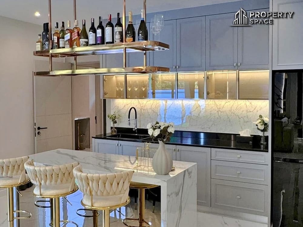 Luxury 4 Bedroom Pool Villa In Jomtien Pattaya For Rent  Image 10