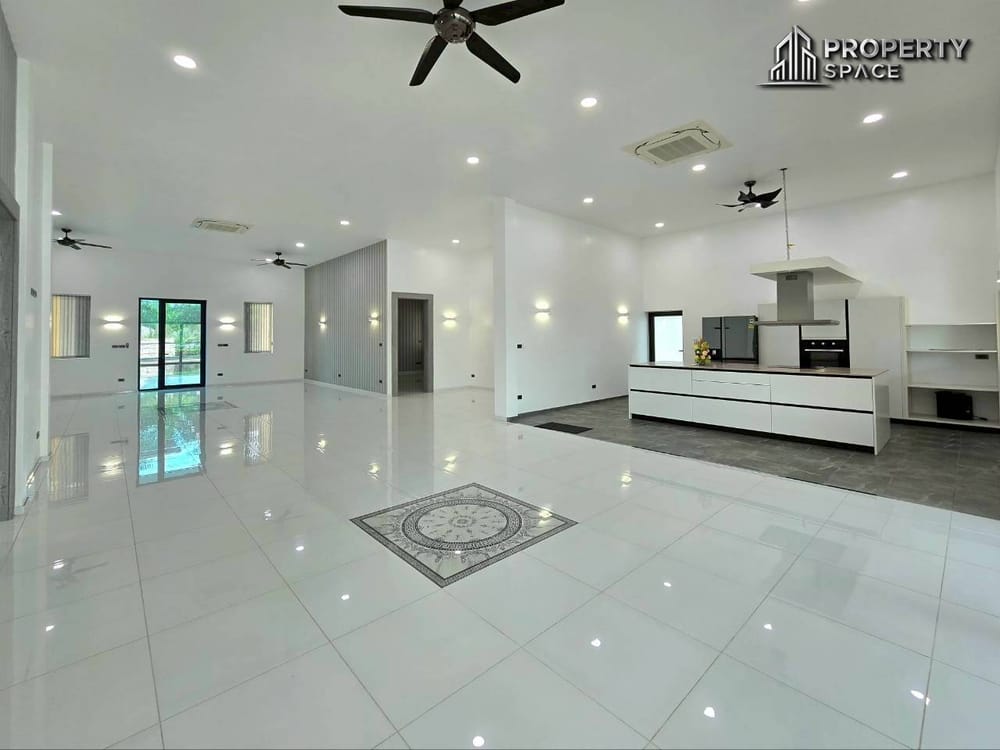Huge Land 3 bedroom Pool Villa In Mabprachan Lake Pattaya For Sale Image 15