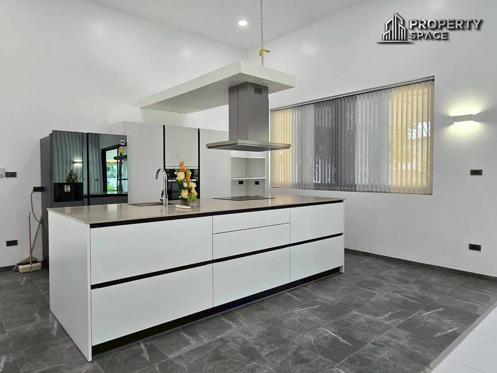 Huge Land 3 bedroom Pool Villa In Mabprachan Lake Pattaya For Sale Image 18