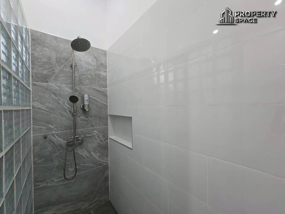 Huge Land 3 bedroom Pool Villa In Mabprachan Lake Pattaya For Sale Image 24