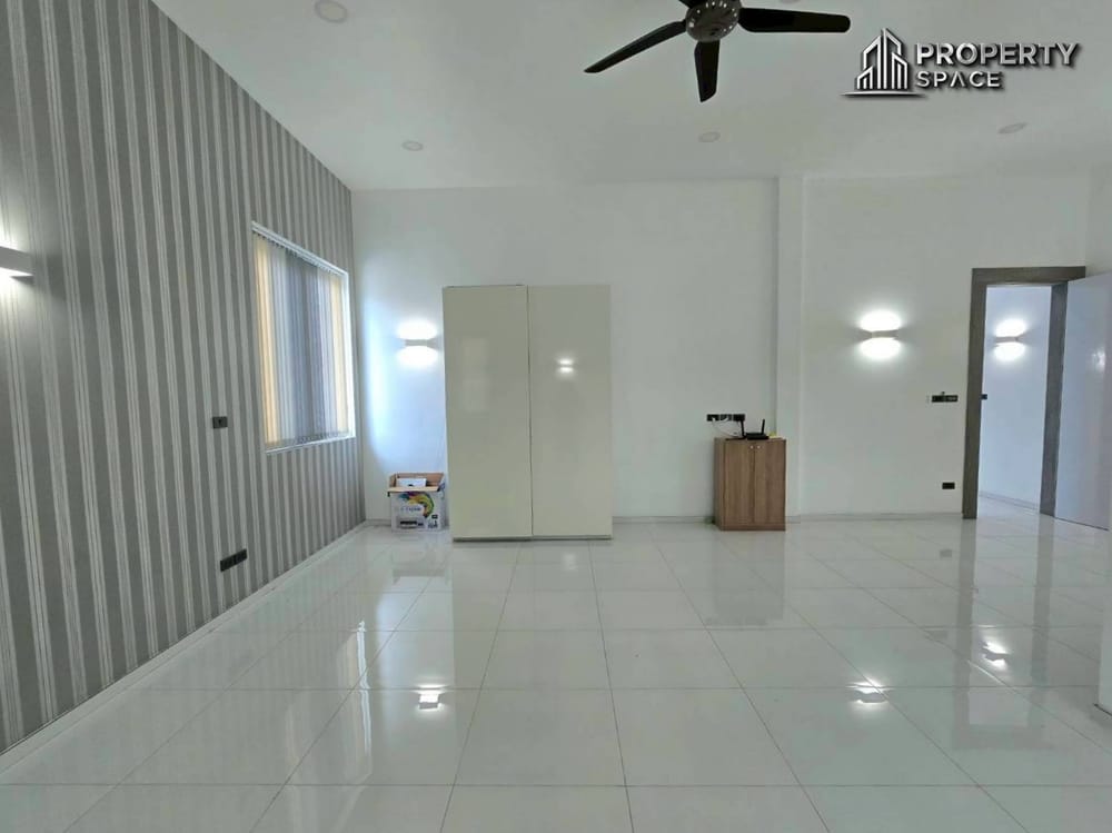 Huge Land 3 bedroom Pool Villa In Mabprachan Lake Pattaya For Sale Image 26
