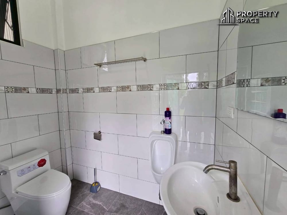 Huge Land 3 bedroom Pool Villa In Mabprachan Lake Pattaya For Sale Image 34