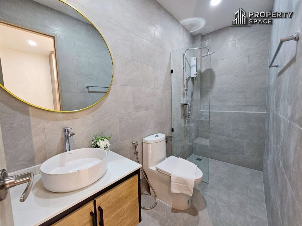 Near International School Spacious 4 Bedroom Pool Villa In East Pattaya For Sale Image 16