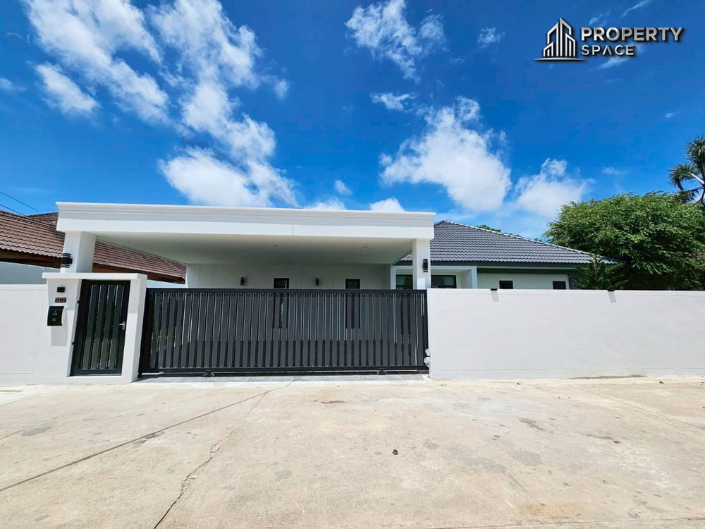 Near International School Spacious 4 Bedroom Pool Villa In East Pattaya For Sale Image 5