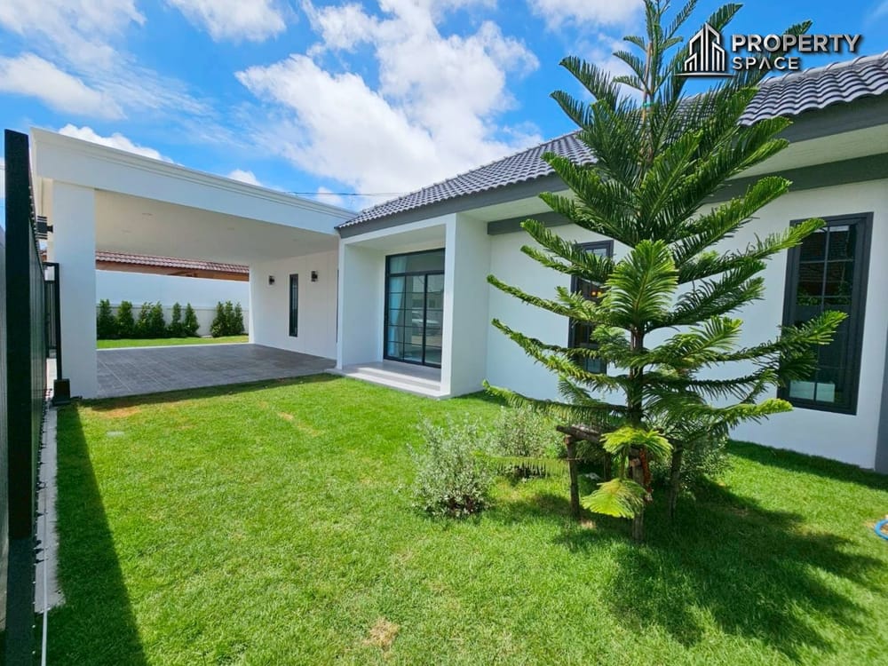 Near International School Spacious 4 Bedroom Pool Villa In East Pattaya For Sale Image 4