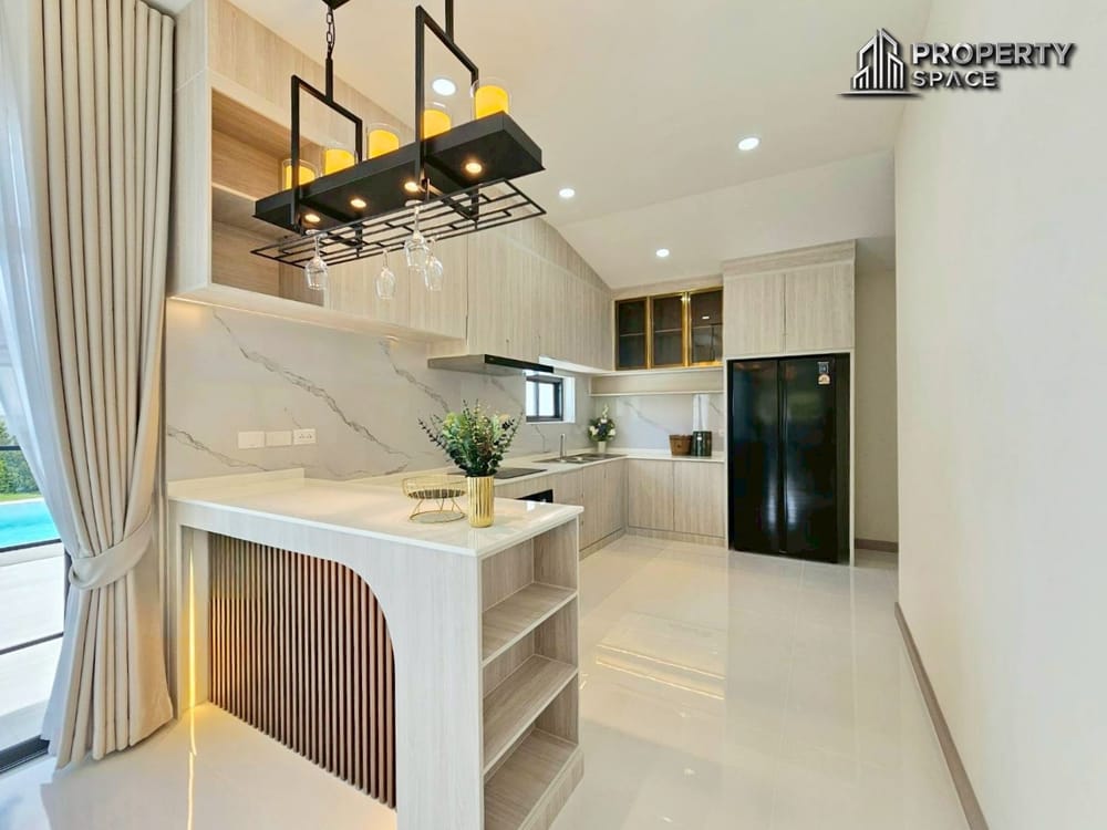Near International School Spacious 4 Bedroom Pool Villa In East Pattaya For Sale Image 9