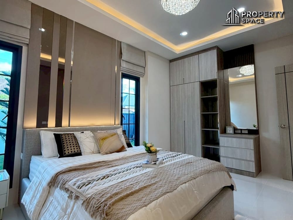 Near International School Spacious 4 Bedroom Pool Villa In East Pattaya For Sale Image 12