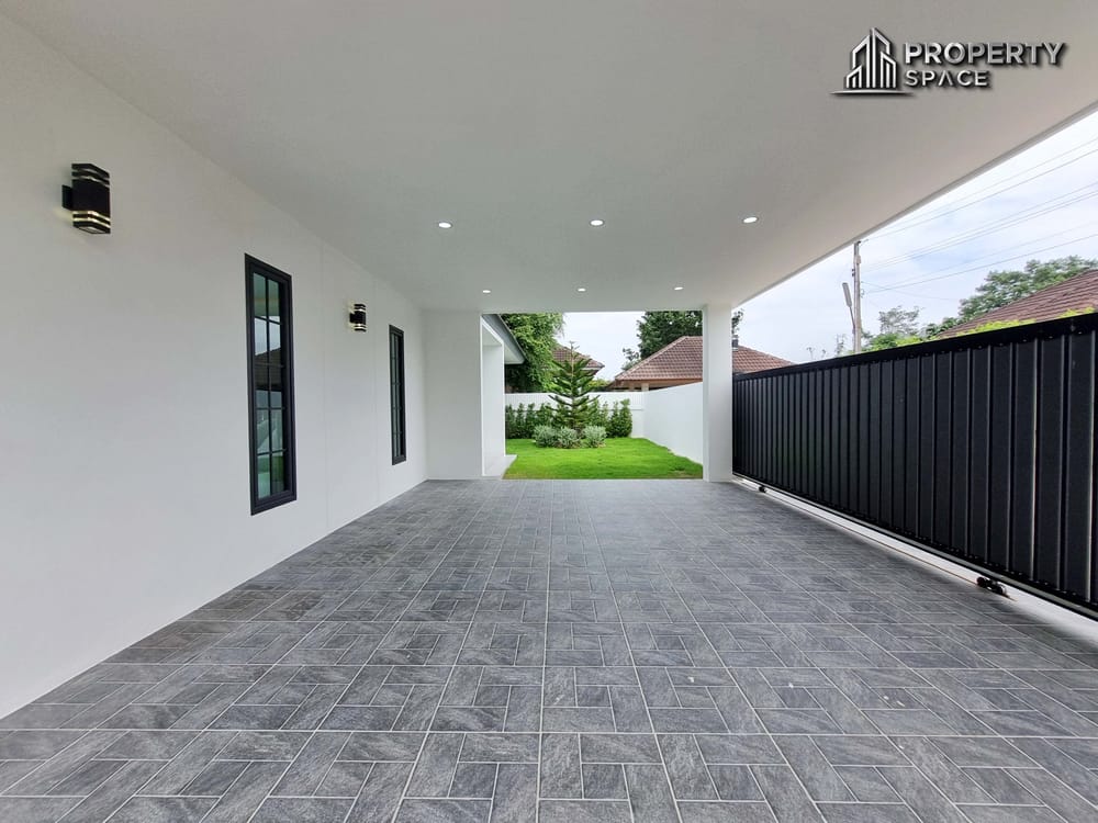 Near International School Spacious 4 Bedroom Pool Villa In East Pattaya For Sale Image 6