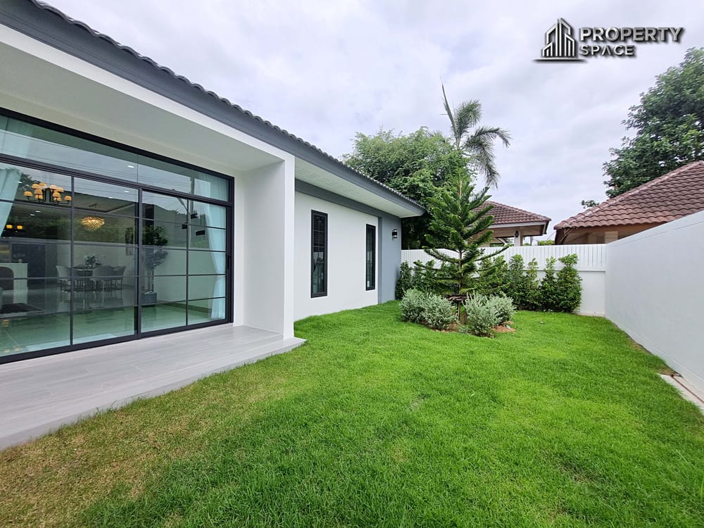 Near International School Spacious 4 Bedroom Pool Villa In East Pattaya For Sale Image 7