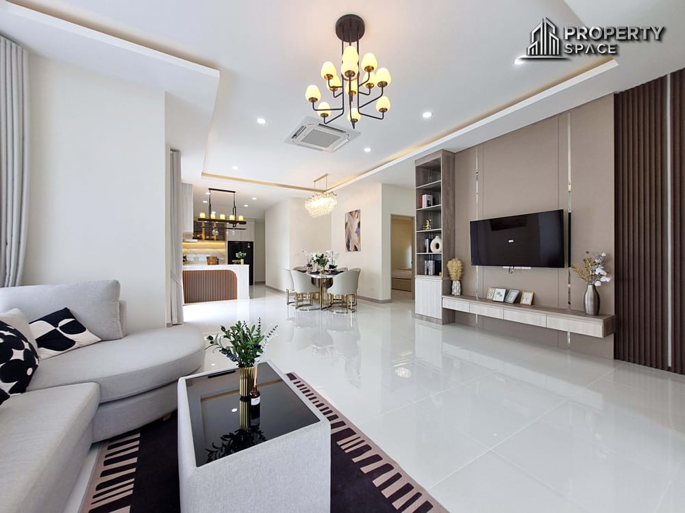 Near International School Spacious 4 Bedroom Pool Villa In East Pattaya For Sale Image 11