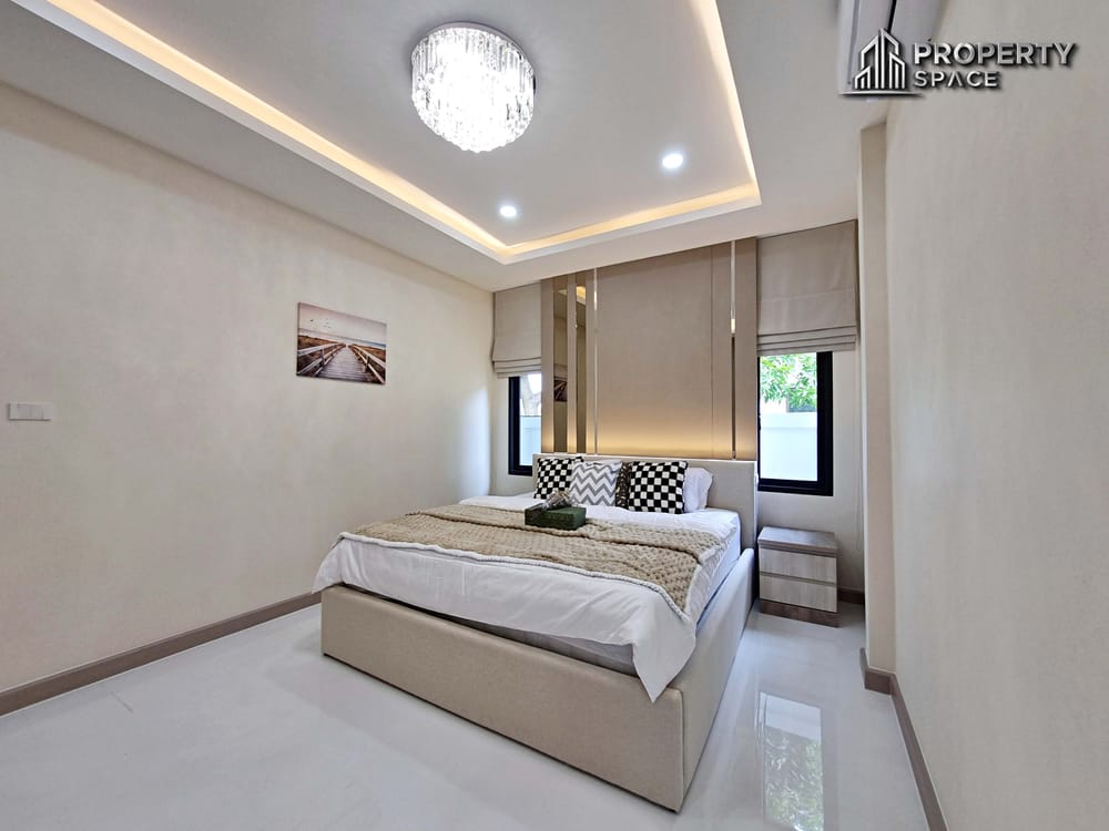 Near International School Spacious 4 Bedroom Pool Villa In East Pattaya For Sale Image 27