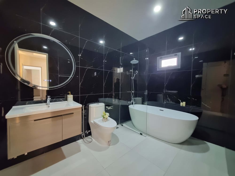 Near International School Spacious 4 Bedroom Pool Villa In East Pattaya For Sale Image 31