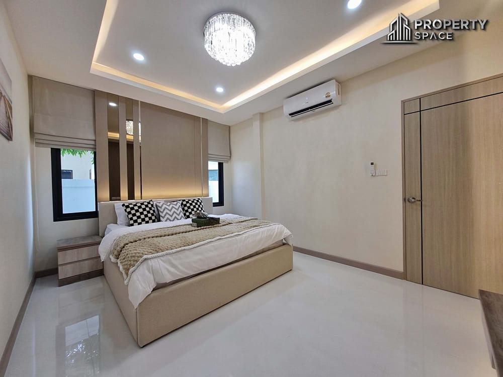 Near International School Spacious 4 Bedroom Pool Villa In East Pattaya For Sale Image 29