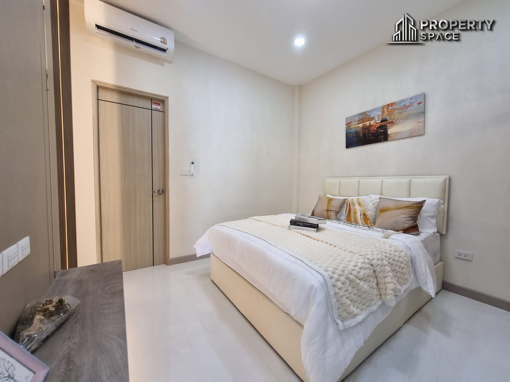 Near International School Spacious 4 Bedroom Pool Villa In East Pattaya For Sale Image 32