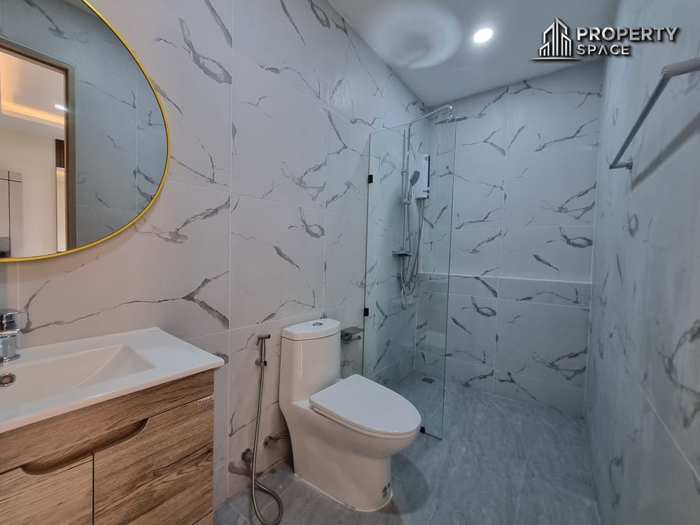 Near International School Spacious 4 Bedroom Pool Villa In East Pattaya For Sale Image 37