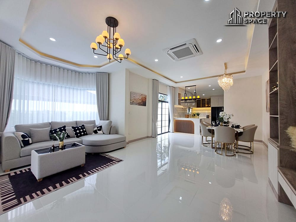 Near International School Spacious 4 Bedroom Pool Villa In East Pattaya For Sale Image 12