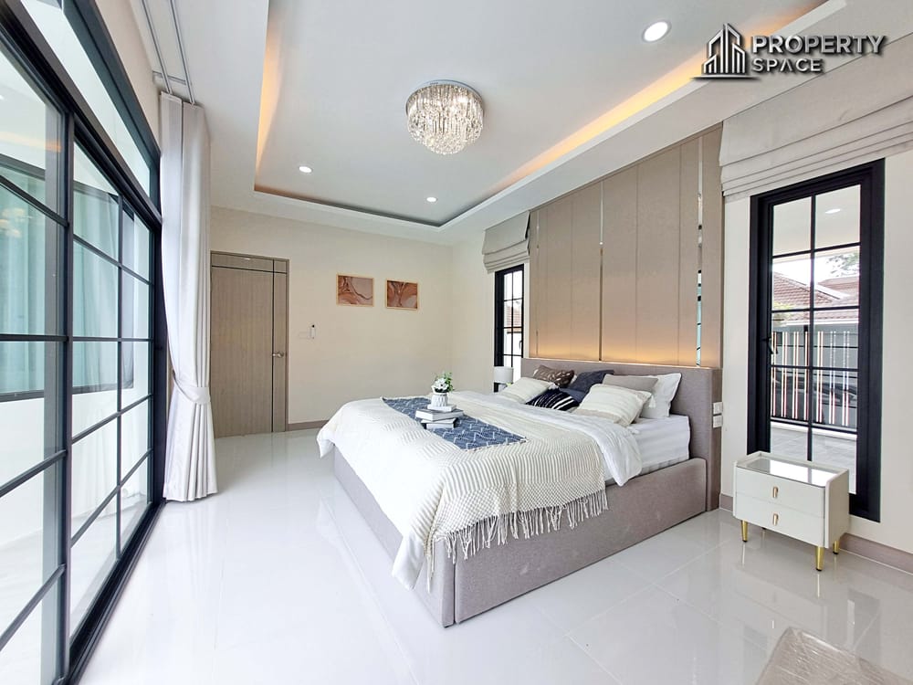 Near International School Spacious 4 Bedroom Pool Villa In East Pattaya For Sale Image 24