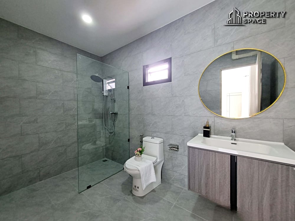 Near International School Spacious 4 Bedroom Pool Villa In East Pattaya For Sale Image 26