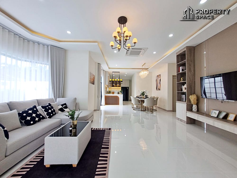 Near International School Spacious 4 Bedroom Pool Villa In East Pattaya For Sale Image 8