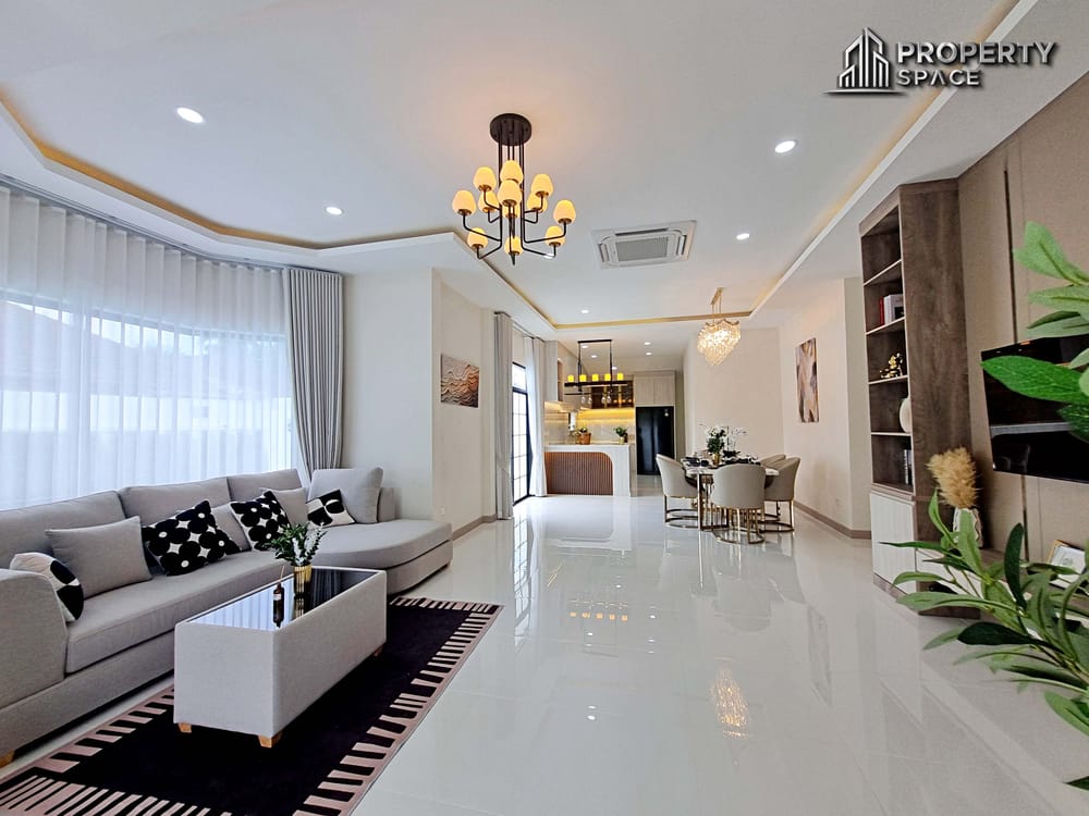 Near International School Spacious 4 Bedroom Pool Villa In East Pattaya For Sale Image 10