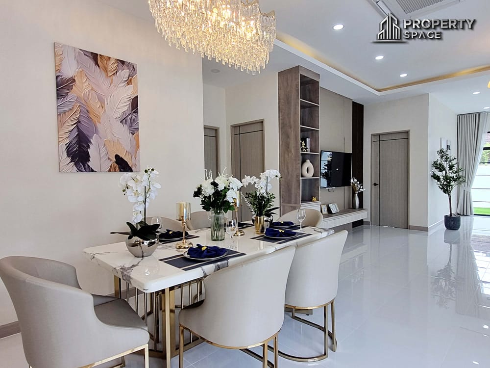 Near International School Spacious 4 Bedroom Pool Villa In East Pattaya For Sale Image 17